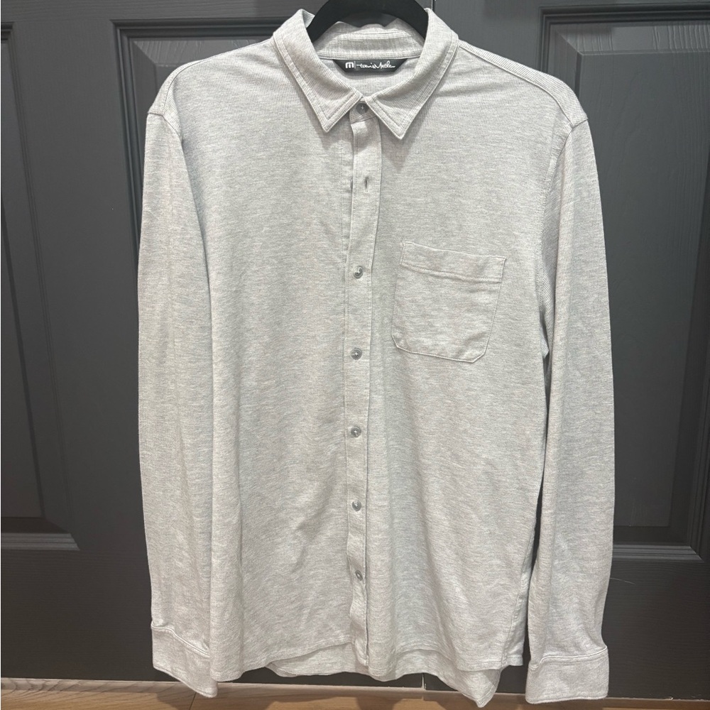 Travis Mathew men’s grey cotton button down. Sz M